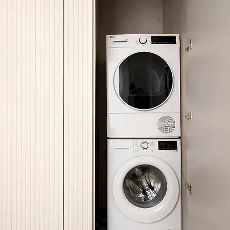 Luxury With King Beds & Ac In Heart Of Bcn Apartment Barcelona