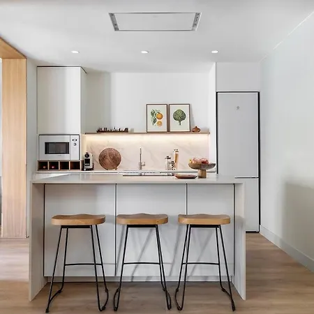 Luxury With King Beds & Ac In Heart Of Bcn Apartment Barcelona