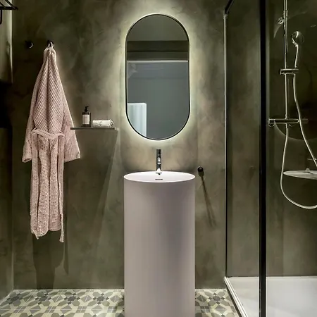 Apartment Luxury With King Beds & Ac In Heart Of Bcn