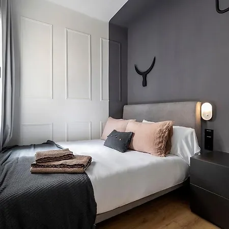 Luxury With King Beds & Ac In Heart Of Bcn *