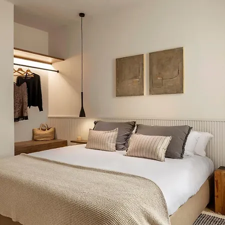 Luxury With King Beds & Ac In Heart Of Bcn Apartment