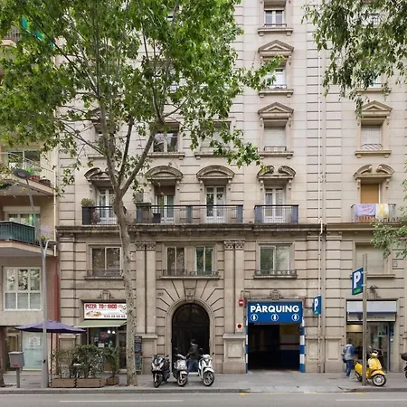 Luxury With King Beds & Ac In Heart Of Bcn ברצלונה