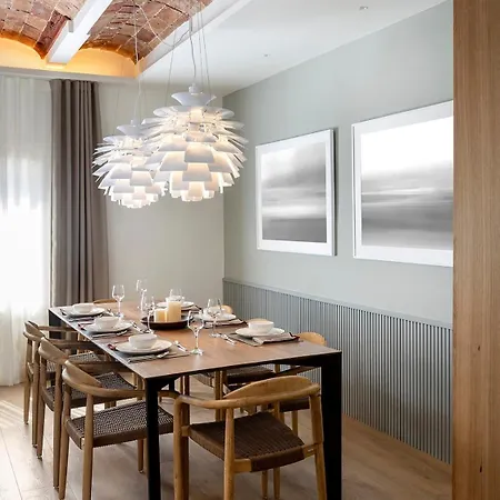 Luxury With King Beds & Ac In Heart Of Bcn ברצלונה